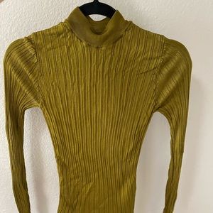 Zara Long sleeve green shirt